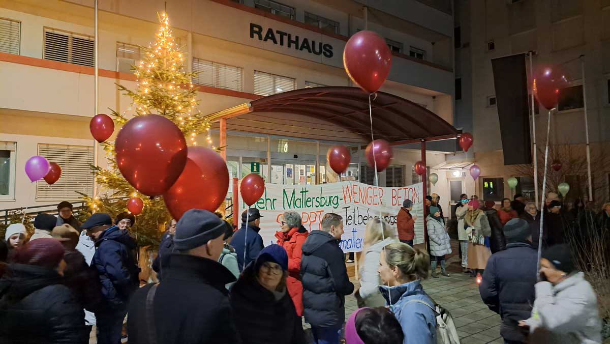 Demonstration in Mattersburg gegen den Teilbebauungsplan der SPÖ